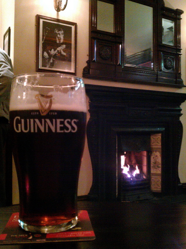 2012-05-03 Bar Guiness Panoramique_l.jpg